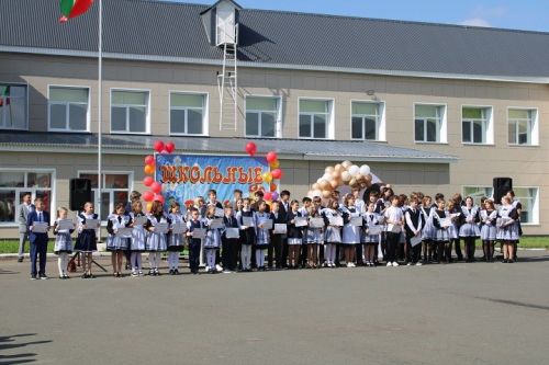 «Первое сентября – 2026» в Новошешминской гимназии (фоторепортаж)
