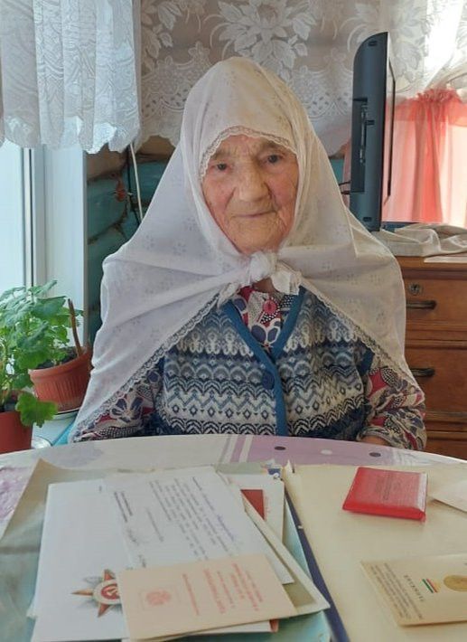 Уналты яшеннән — хәрби заводта