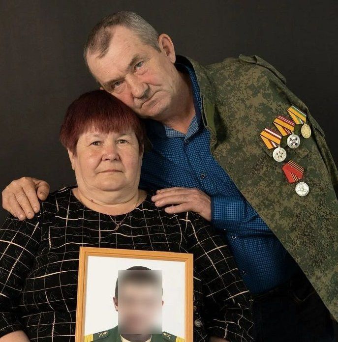 Два кителя сыновей