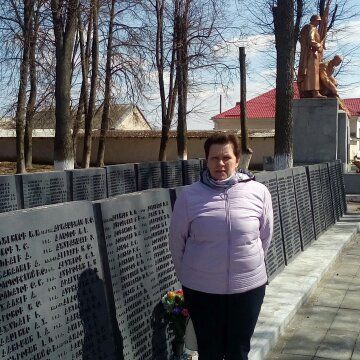 Любовь Михеева нашла и посетила могилу  погибшего на фронте деда