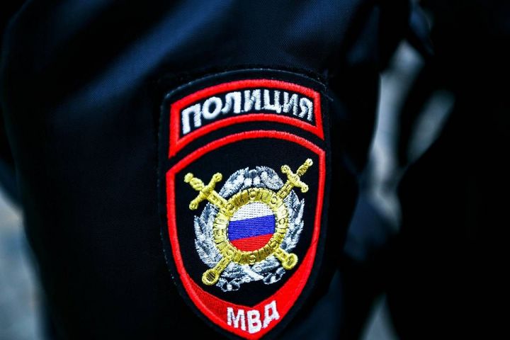Продавая комод, жительница Татарстана «подарила» аферистам почти 300 000 рублей