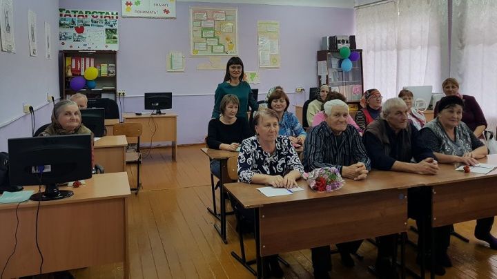 В Новошешминском районе продолжают обучать пенсионеров компьютерной грамотности
