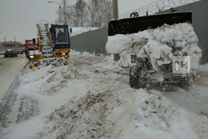 В Татарстане увеличили количество спецтехники для очистки автодорог от снега