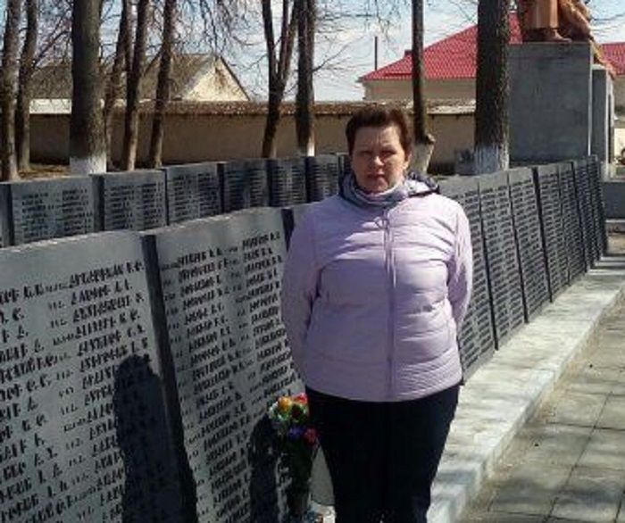 Бабасы  каберендә булган