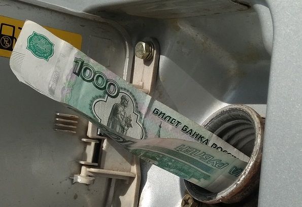 Россияне объяснили правительству, как можно снизить цены на автомобильное топливо