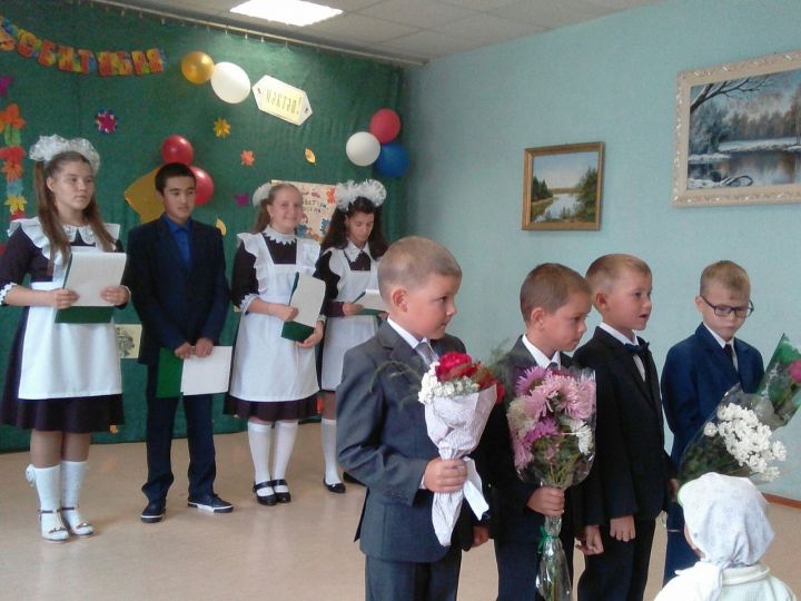 В Акбуринской школе для школьников учреждены премии