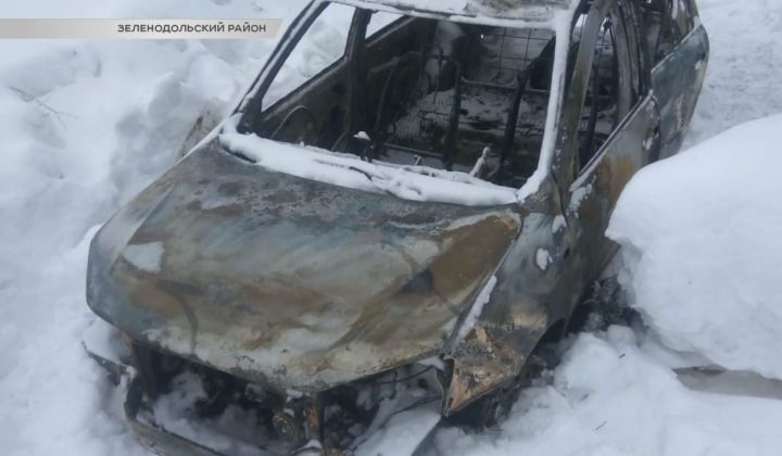 В Татарстане рядом с горящим автомобилем нашли тело с пулевым ранением