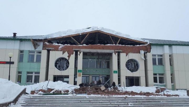 В Башкирии обрушился фасад ЗАГСа чуть не убивший молодоженов