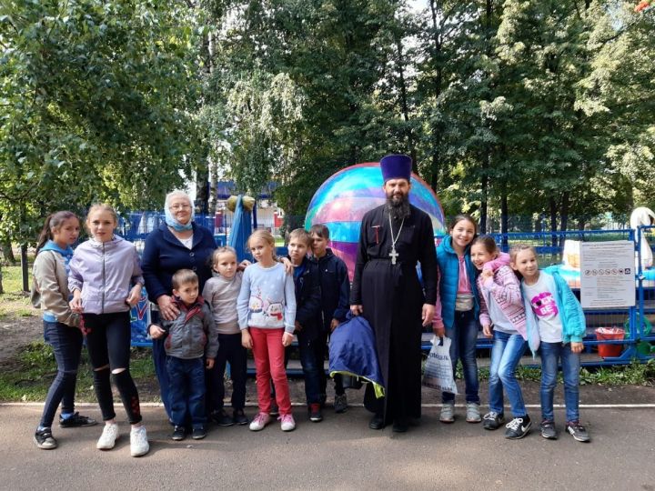 В селе Ленино любят православных педагогов при местном храме