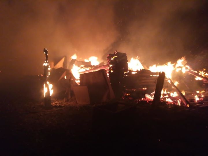 В Новошешминском  районе дотла сгорел дом