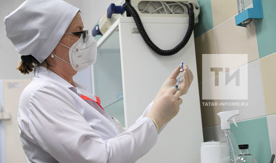 Академик РАН заявил об эффективности и безопасности вакцины "Спутник V"