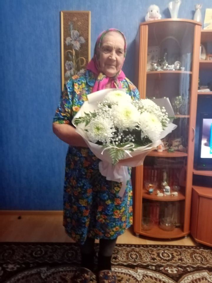 Нина Никольская из Красного Октября отметила 90-летний юбилей