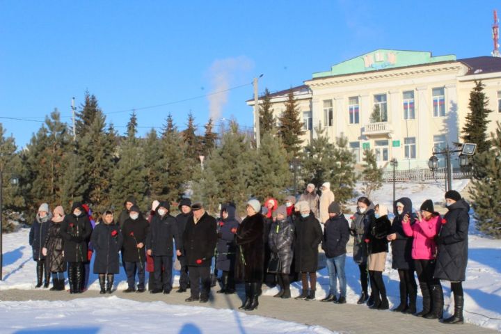 Новошешминцы почтили память героев Отечества