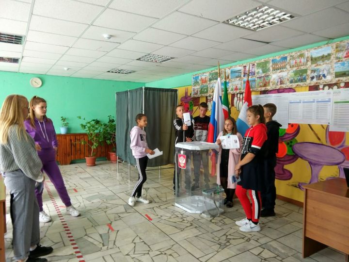 В Архангельском СДК прошел урок "Мы - будущие избиратели"