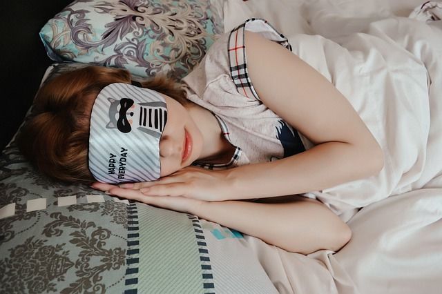 Ученые рассказали, почему не рекомендуется заправлять постель после пробуждения