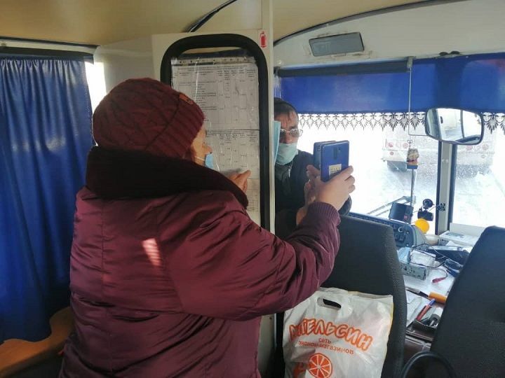 Яңа Чишмә районында җәмәгать транспортында QR-кодларны тикшерә башлаганнар