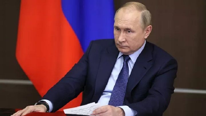 Владимир Путин призвал соблюдать меры по борьбе с коронавирусной инфекцией в новогодние праздники