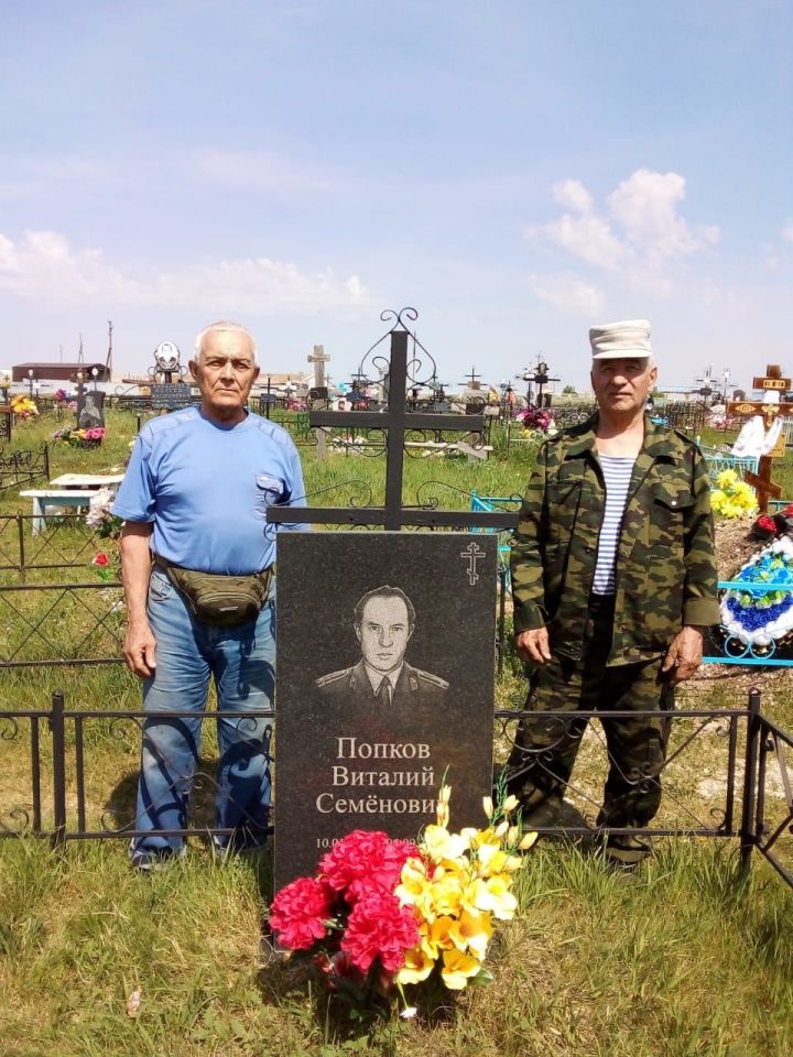 Ветераны Новошешминского ОВД ежегодно посещают могилы коллег по службе