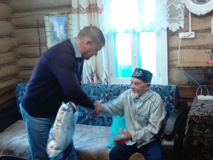 Глава района поздравил ветерана войны с 97- летием