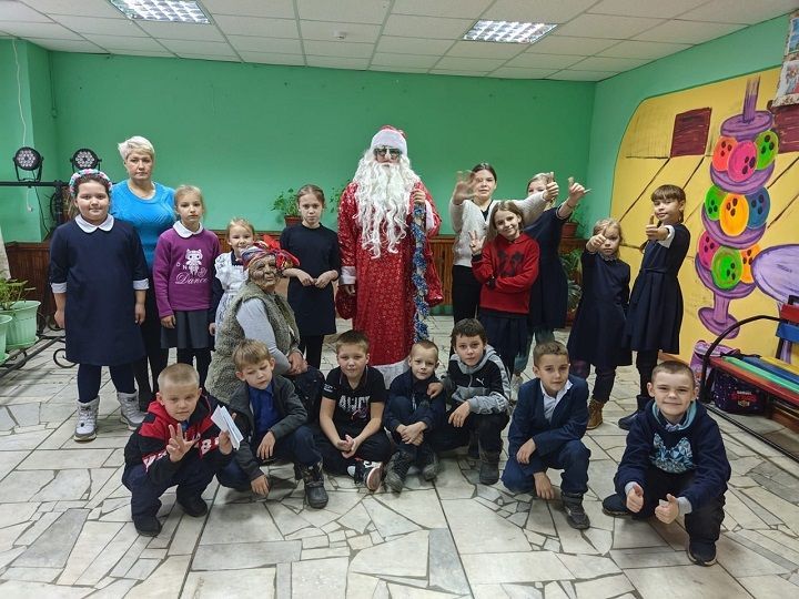 В Архангельском СДК прошла игровая, театрализованная программа ко Дню рождению Деда Мороза