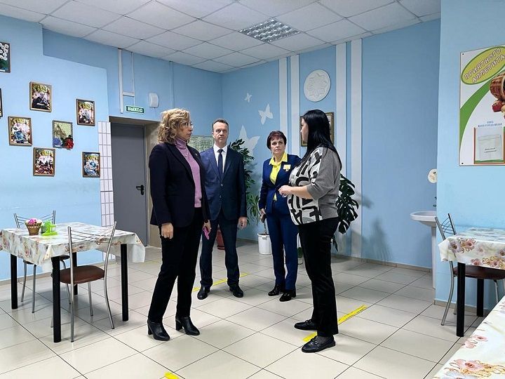 Министр труда, занятости и соцзащиты РТ посетила Новошешминский район