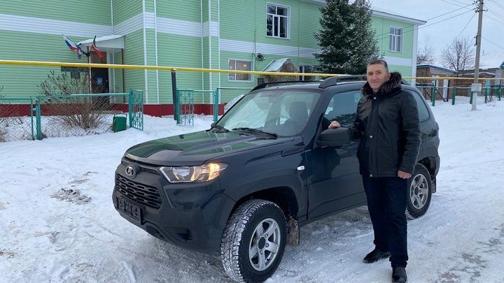 Ике җирлек башлыгы яңа машиналар алган
