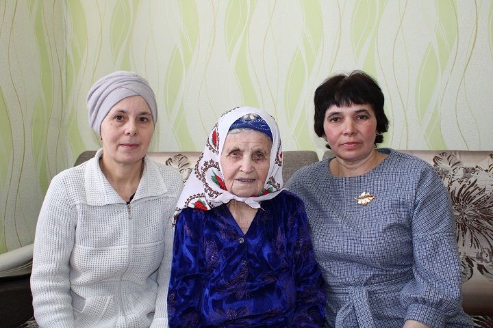 Труженица тыла Амина Шарапова из села Простые Челны 21 марта отмечает 90-летие