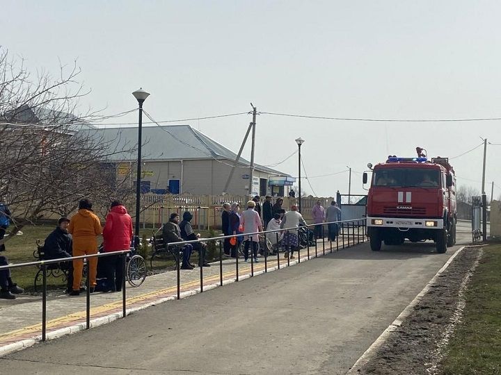 14 апрельдә Яңа Чишмә Интернат-йортында кешеләрне эвакуацияләү буенча тренировка оештырылган