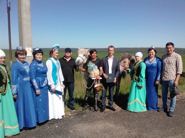 Коневода из Якутии встретили в Новошешминском  районе