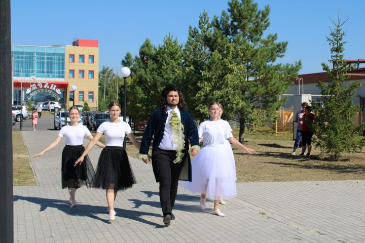 24 августа в Новошешминске прошла акция «Помоги собраться в школу»