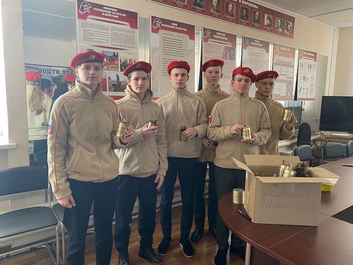 Юнармейцы Новошешминска изготовили окопные свечи для наших бойцов