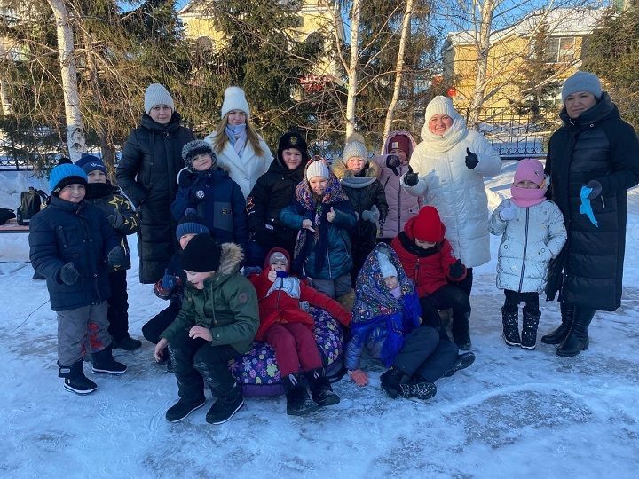 РМЙ хезмәткәрләре балалар белән «Мороз потехам не помеха» дигән спорт чарасы үткәргәннәр