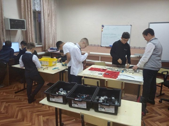 В Зиреклинском лицее работает кружок «Робототехника»
