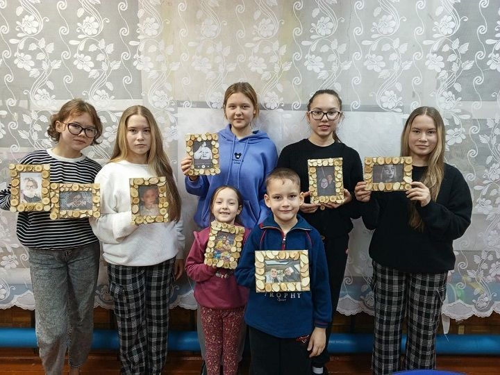 Сотрудники Чув. Чебоксарского СДК провели мастер-класс «Рамка из дерева для фото и картины»