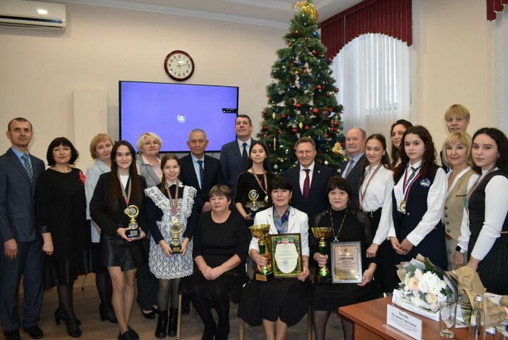 В Татарстане наградили победителей и призеров олимпиады по защите прав потребителей