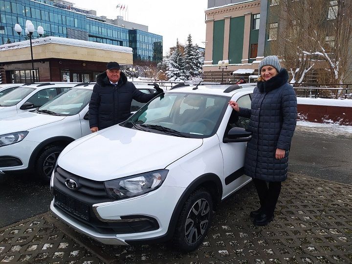 Централизованная клубная система района получила новый служебный автомобиль