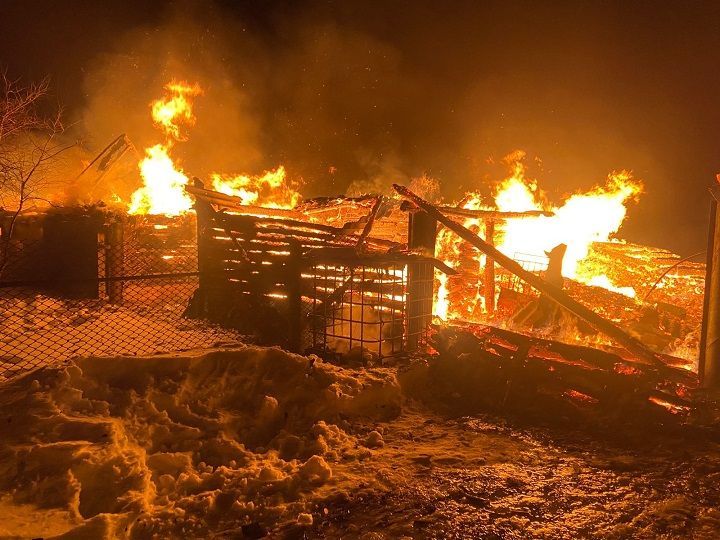 В селе Акбуре произошел пожар