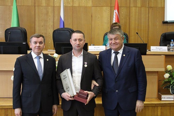 Раил Вәлиуллинга «Татарстан Республикасының атказанган авыл хуҗалыгы хезмәткәре» дигән мактаулы исем бирелде