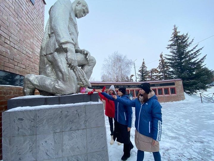 Бу көннәрдә Сталинград янында фашист гаскәрләрен тар-мар итүнең 80 еллыгы билгеләп үтелә