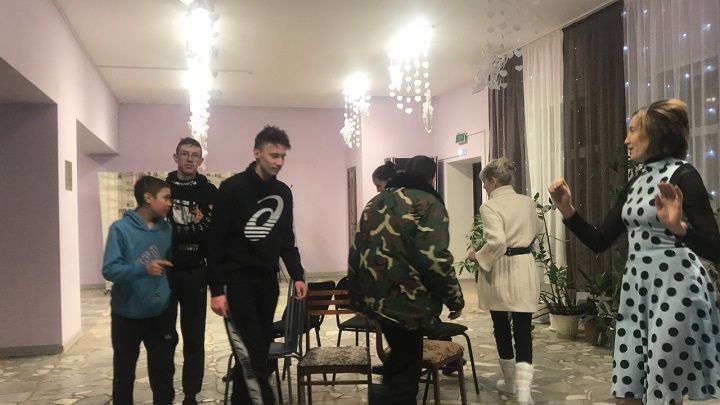 В Зиреклинском сельском клубе организовали дискотеку 80-ых