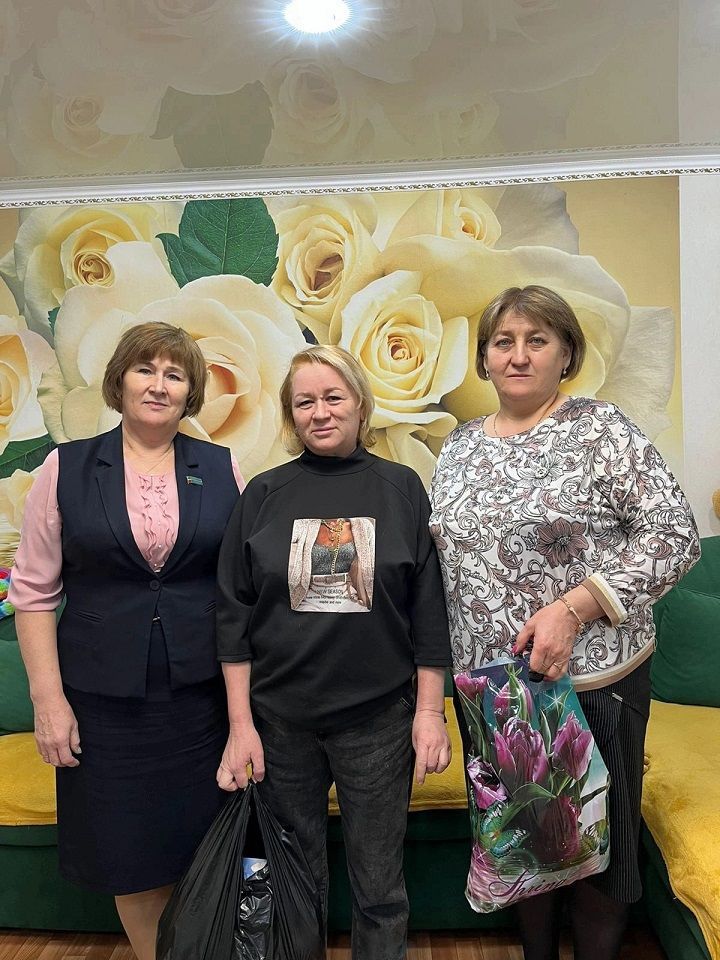 Надежда Попкова навестила семью участника СВО