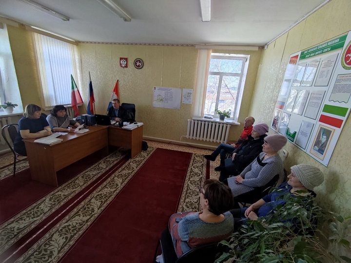 Азеевцев проконсультировали по вопросом трудоустройства