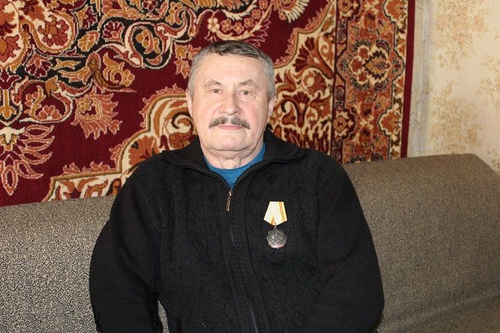 Владимир Емельянов впервые за 37 лет надел заслуженный орден Трудовой Славы