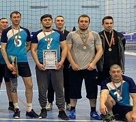В Новошешминске в  спортивном зале «Олимп» прошли соревнования по волейболу