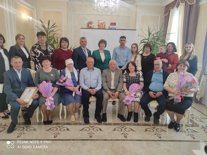 20 апреля в Новошешминском отделе ЗАГС чествовали семейные пары ветеранов органов местного самоуправления (фоторепортаж)