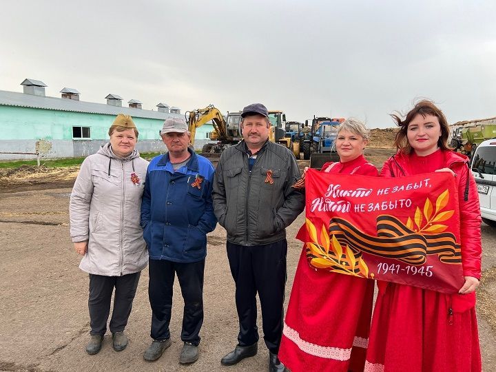 Сотрудники Черемуховского СДК провели акцию «Георгиевская лента»
