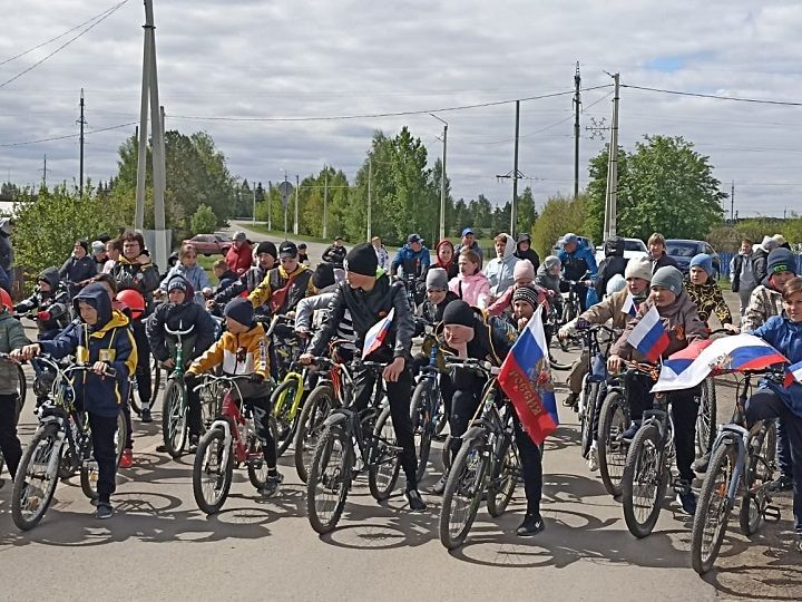 Велопробег, посвящённый Дню Победы, прошёл в Новошешминске (фото, видео)