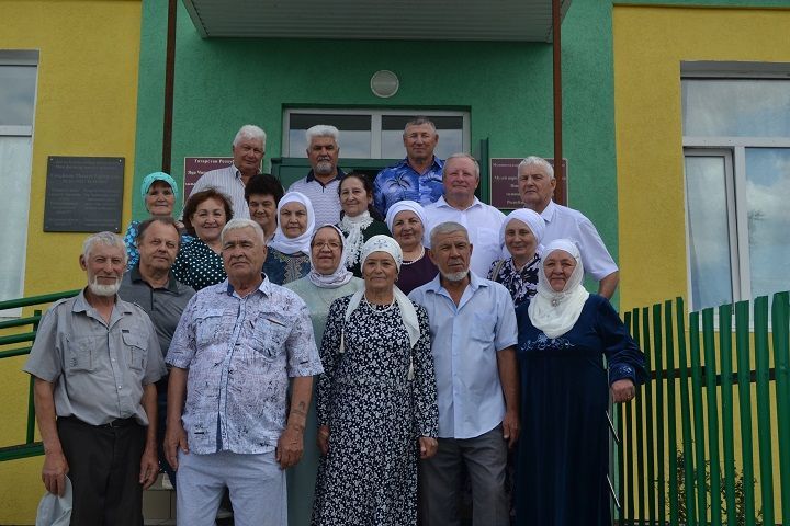 В селе Зирекле продолжаются традиционные встречи выпускников школ