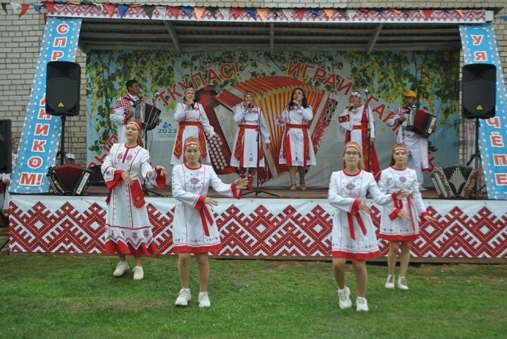 В рамках Дня села в Чувашской Чебоксарке прошел фестиваль – конкурс «Играй, гармонь!»