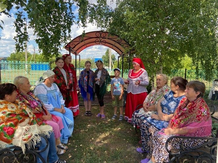 Фольклорный час «Святой праздник — Ильин день»  прошел вчера в Архангельском СДК